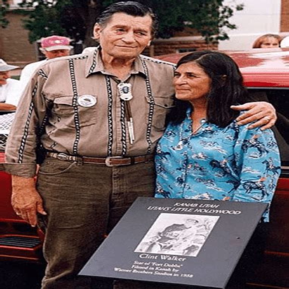 Clint Walker Has A Twin Sister, Lucy Walker – More About Her