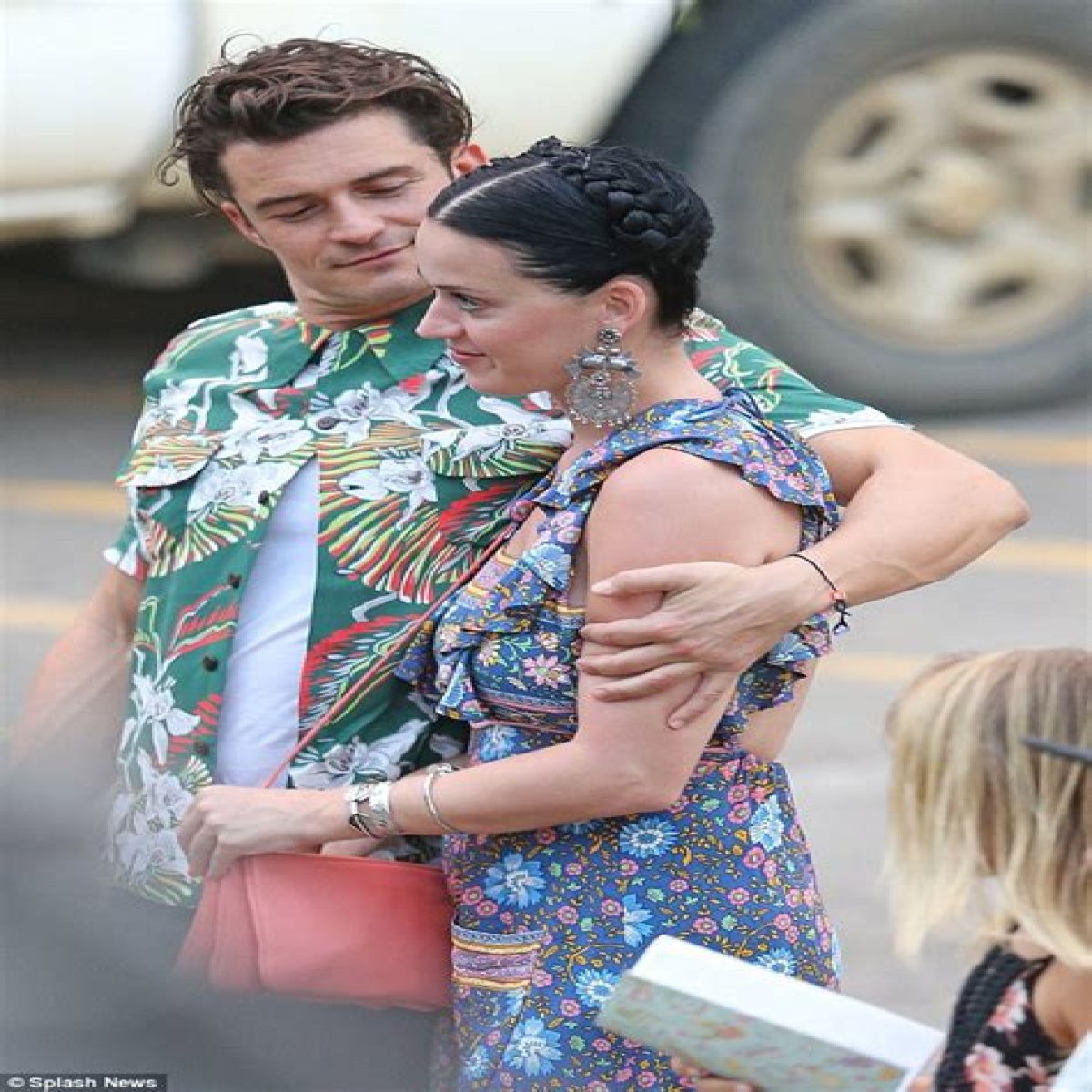 It's official, Orlando Bloom and Katy Perry are dating