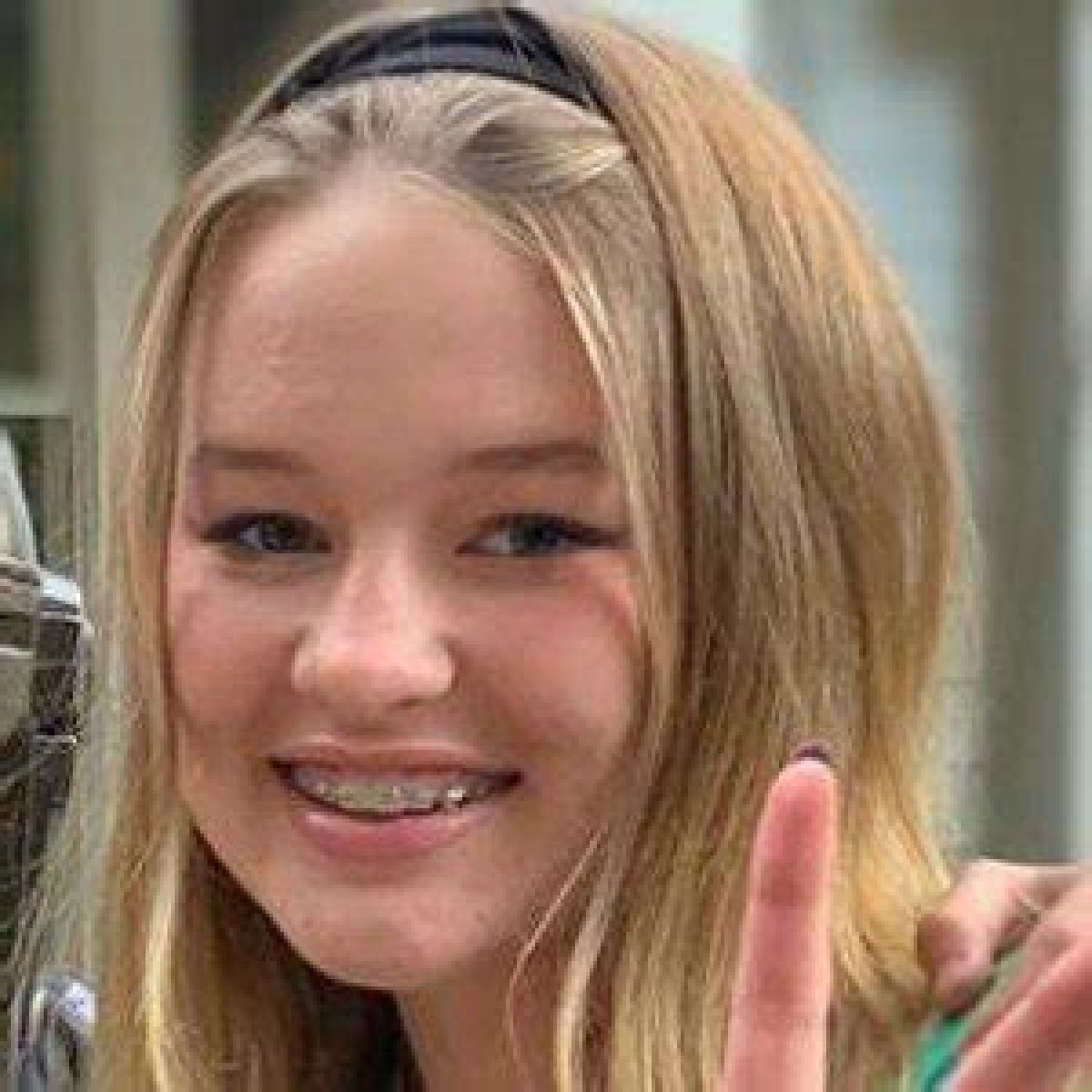 Lola Holderness - Bio, Age, Wiki, Facts and Family